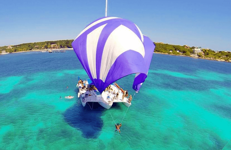 Catamaran Plus Isla Mujeres